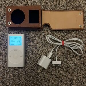 Apple iPod mini 4GB Silver HP + Belt Clip Case/Cord/Charger Works, Weak Battery